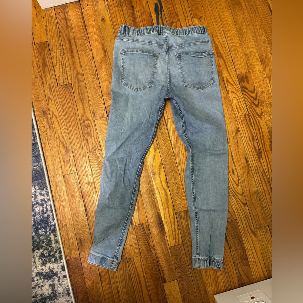 Hollister Light Wash Women’s Jogger Jeans - Picture 2 of 4